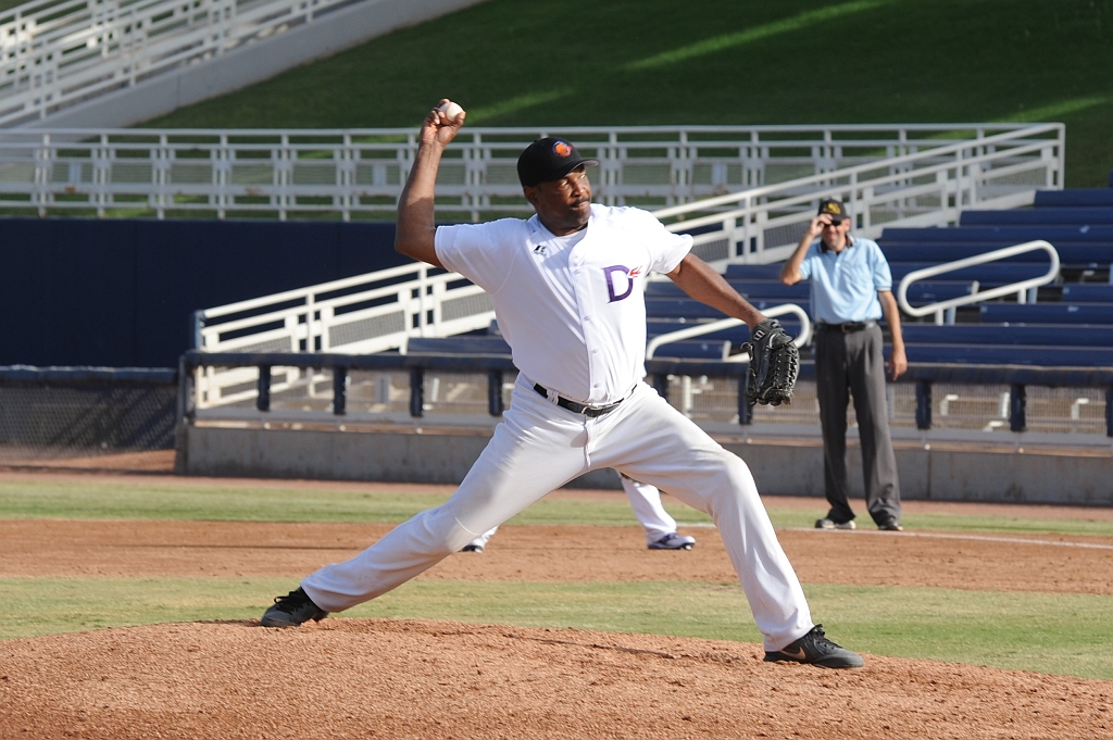 Dragons_2017-10-31 (557).jpg - (c)2010 DeVetter